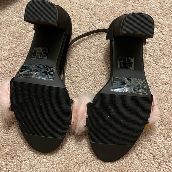 Forever21 heels with ankle strap - Picture 3 of 3